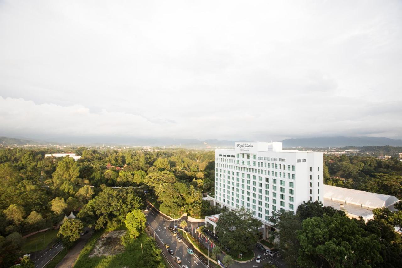 Royale Chulan Seremban Hotel Exterior photo The hotel in 2012